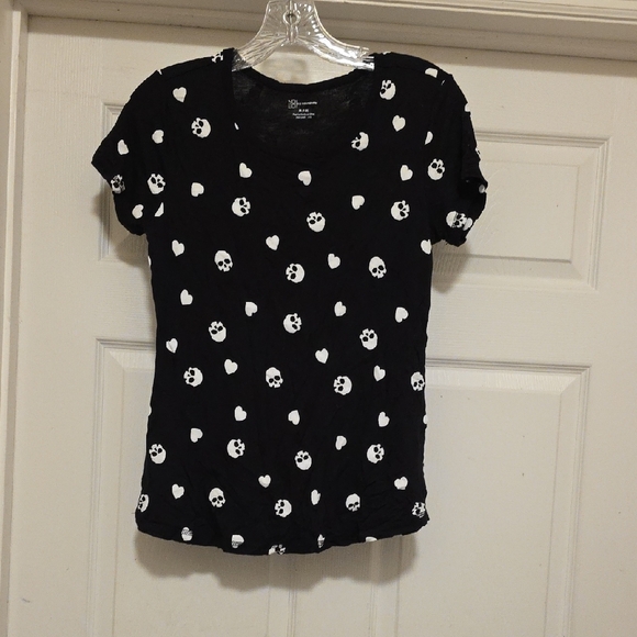 NOBO Black Tee with Skull and Heart Motif - Picture 1 of 7